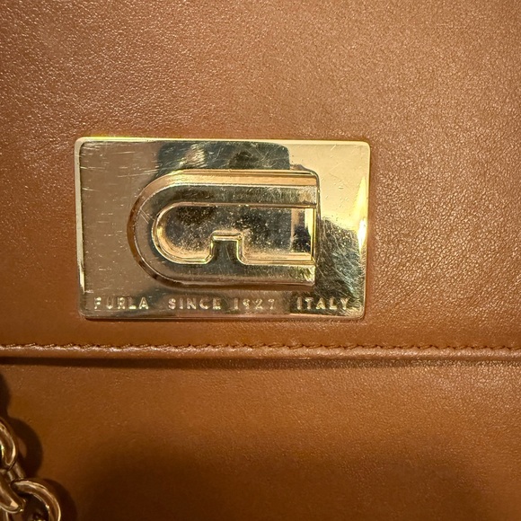 Furla Tan Leather Crossbody Bag with Gold Chain - Picture 3 of 9